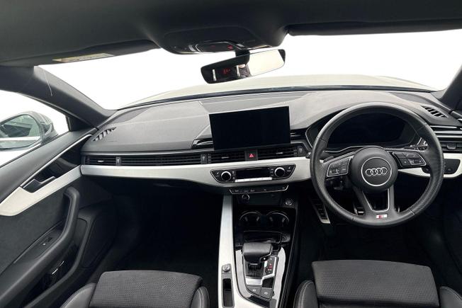 AUDI A4 Avant Photo 10