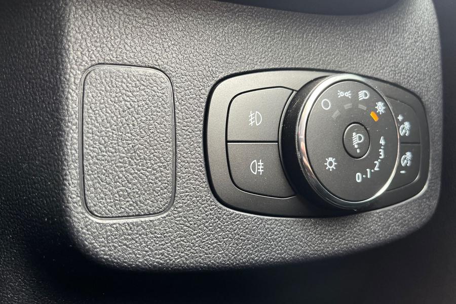Ford PUMA Photo autoimg-47800897a6960d00a7584d8c51863111baae9382.jpg