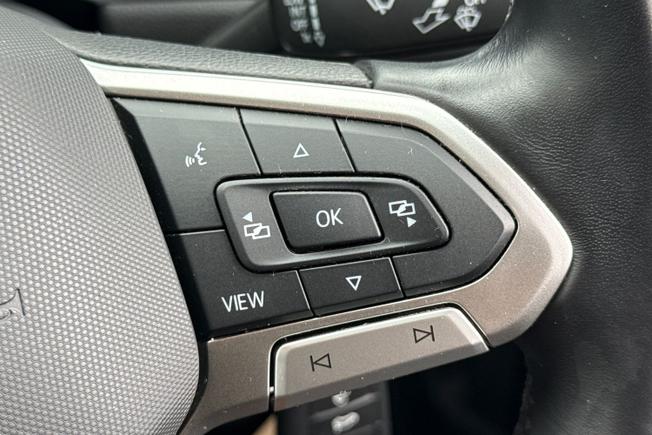 VOLKSWAGEN T-Roc Photo 17