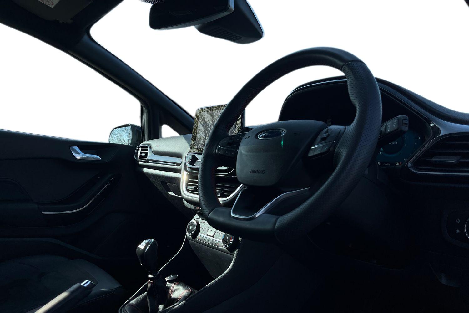 Ford FIESTA Photo 8