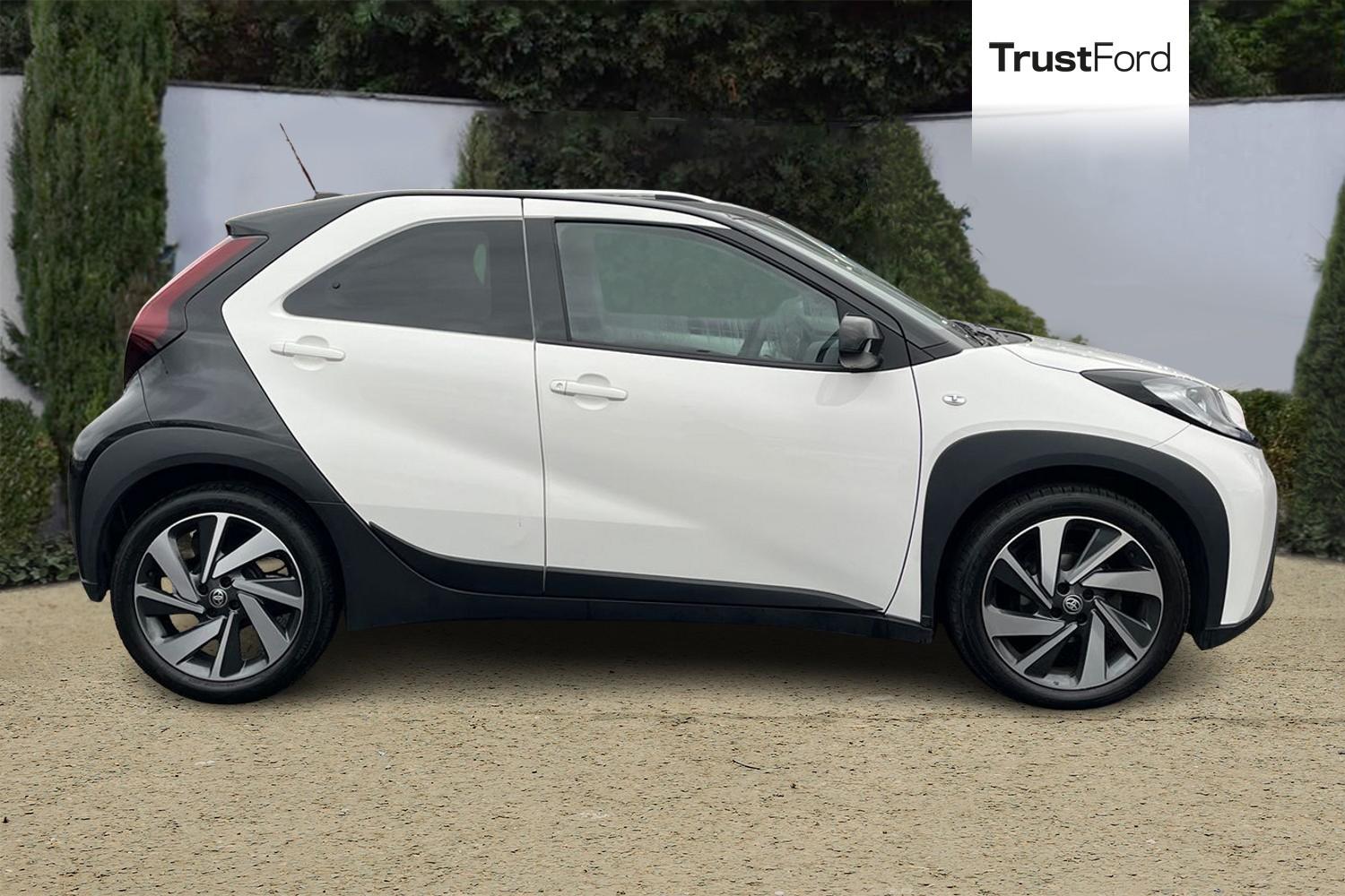 Toyota AYGO X Photo 2