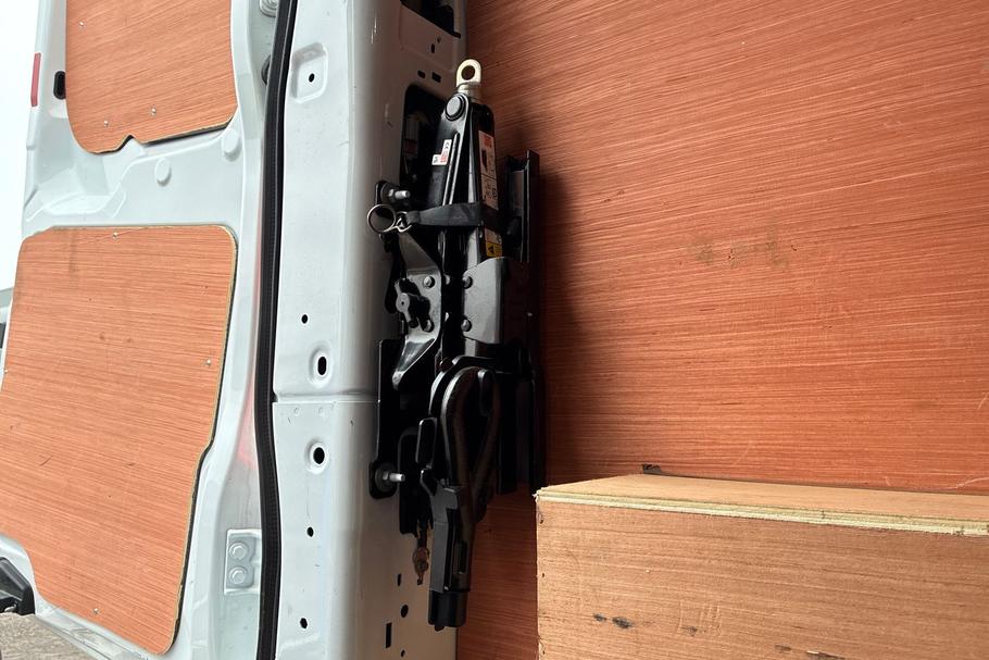 Used Ford TRANSIT CUSTOM DS24OKO 37
