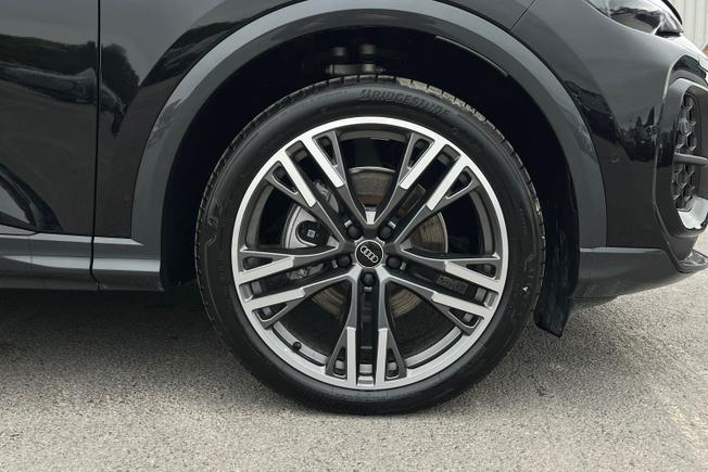 AUDI  Q5 SUV Photo 5