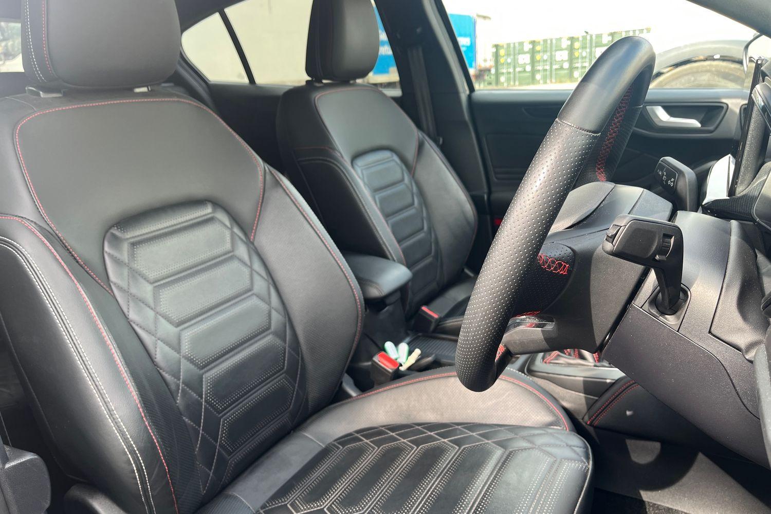 Ford FOCUS Photo 16