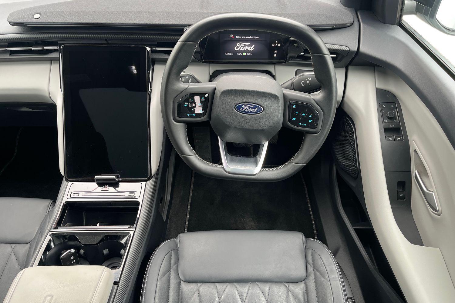 Ford Explorer Photo 10