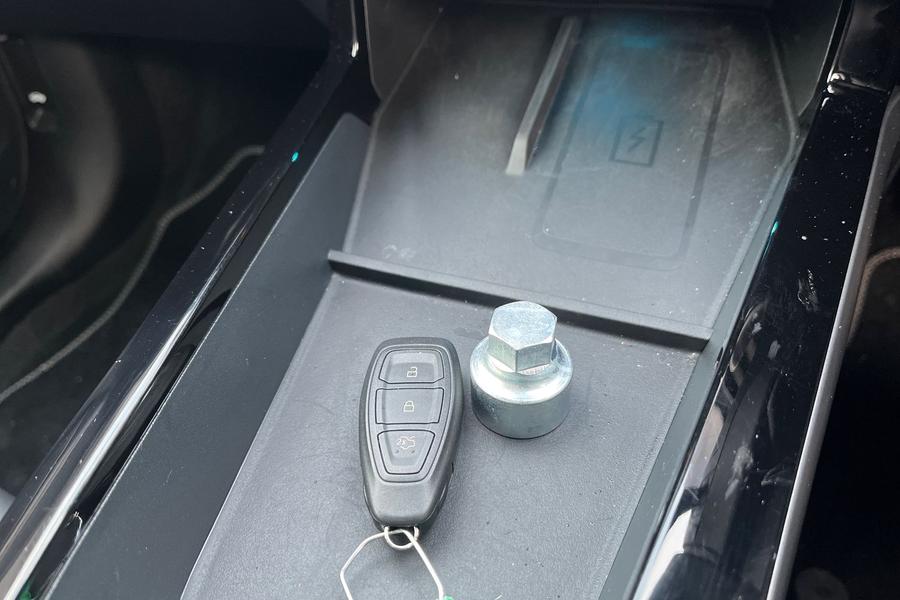 FORD PUMA Photo autoimg-47922000d273d2a00f2da441fe6545755cda38c2.jpg