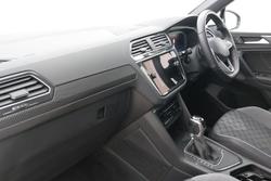 Volkswagen Tiguan Photo 2