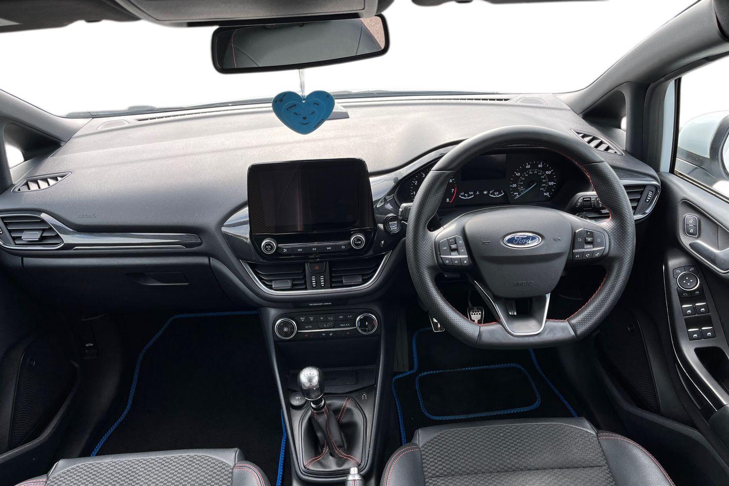 Ford FIESTA Photo 9