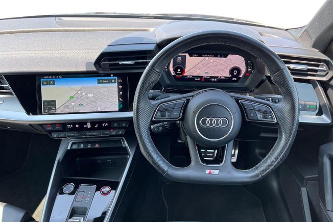 AUDI S3 Photo 11