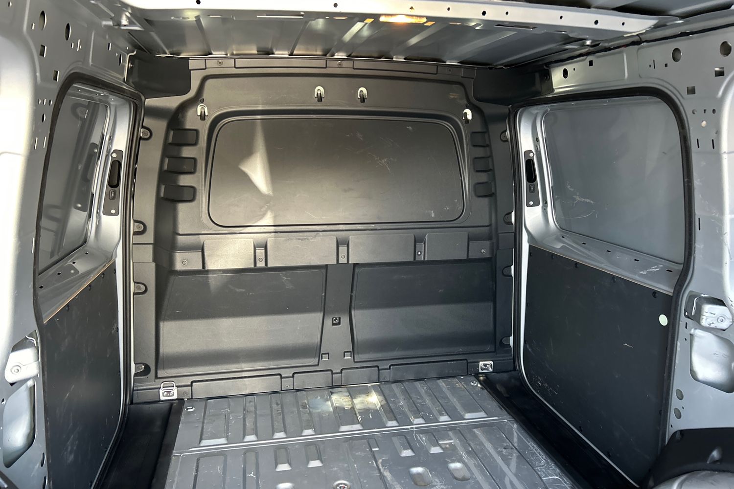 Ford TRANSIT CONNECT Photo 23