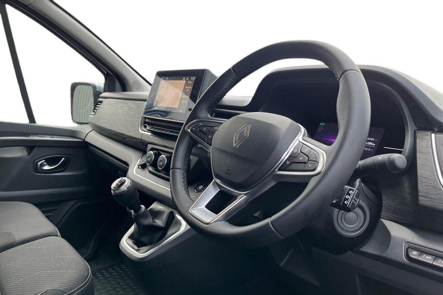 Used Renault Trafic YE25NDC 13