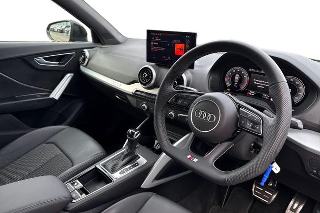 AUDI Q2 Photo 6