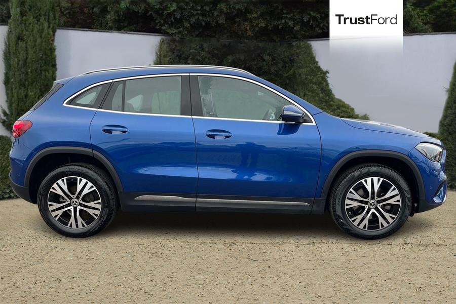 Mercedes-Benz GLA Photo autoimg-47a16cd9d73114099fb6fed370a0a5c292532628.jpg