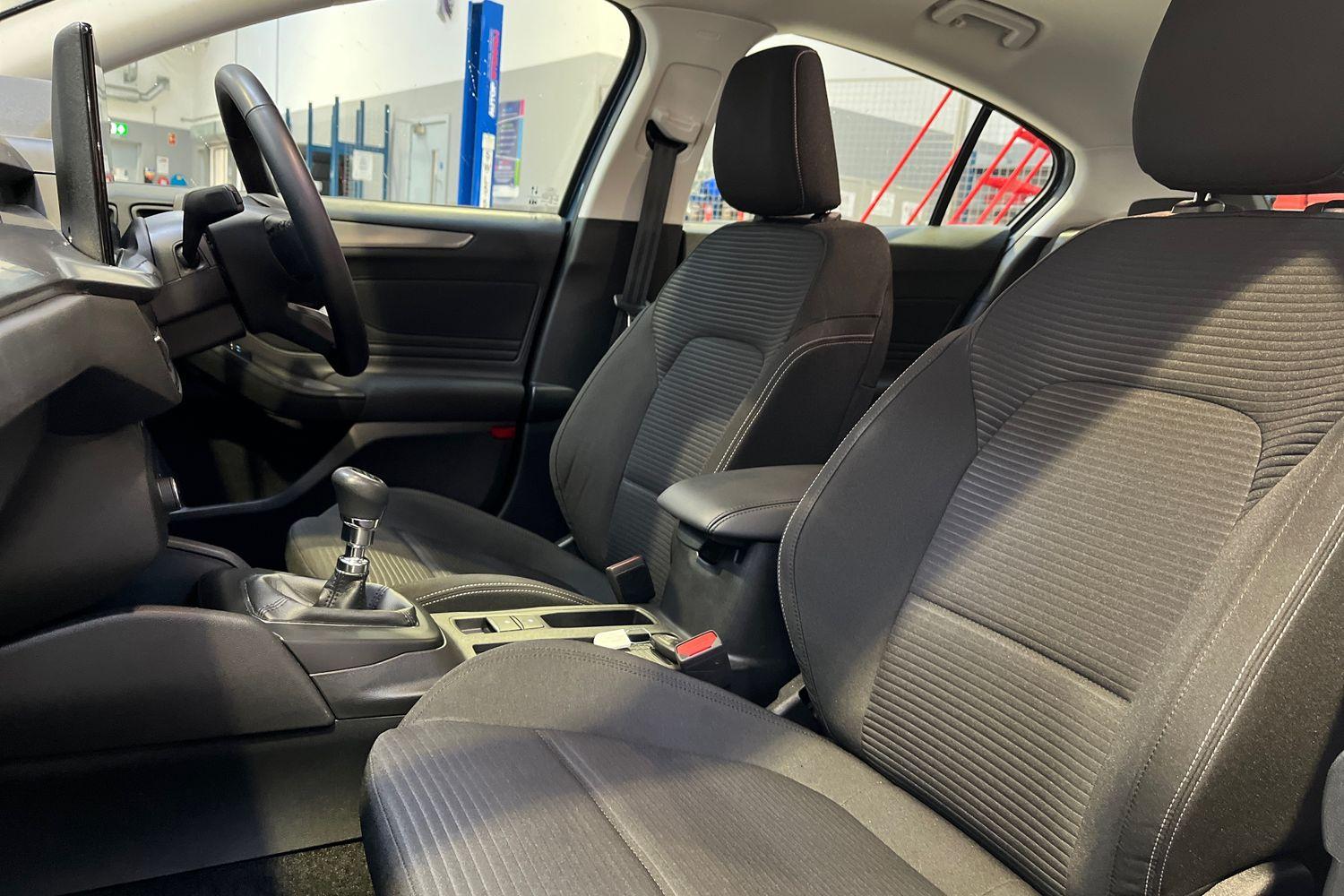 Ford FOCUS Photo 18