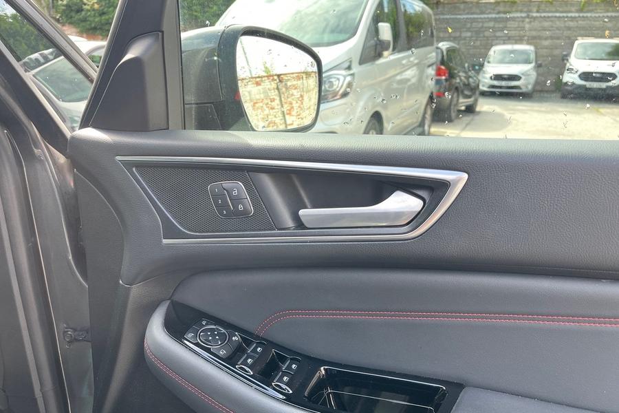 Ford S-MAX Photo autoimg-47ac4296f9d28fe207a6c0e0dd1c4624cdab4396.jpg