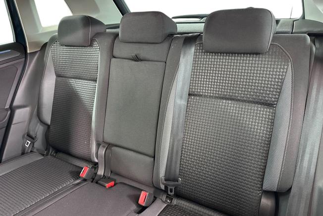 VOLKSWAGEN Tiguan Photo 9