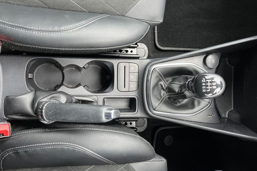 Ford FIESTA Photo autoimg-47b00062a73b593788284e9c95c620fca55541ea.jpg