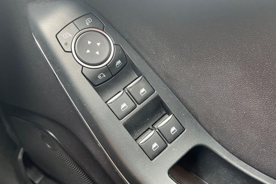 Ford FIESTA Photo autoimg-47b00ddfcd09836f49b2e4789b572e4fd7154c71.jpg