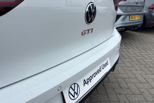 Volkswagen Golf Photo autoimg-47b1915aaee0163caa219c2b7f13bbbd13ddfb48.jpg