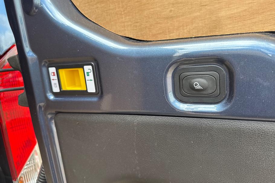 Used FORD TRANSIT WP75PRZ 23