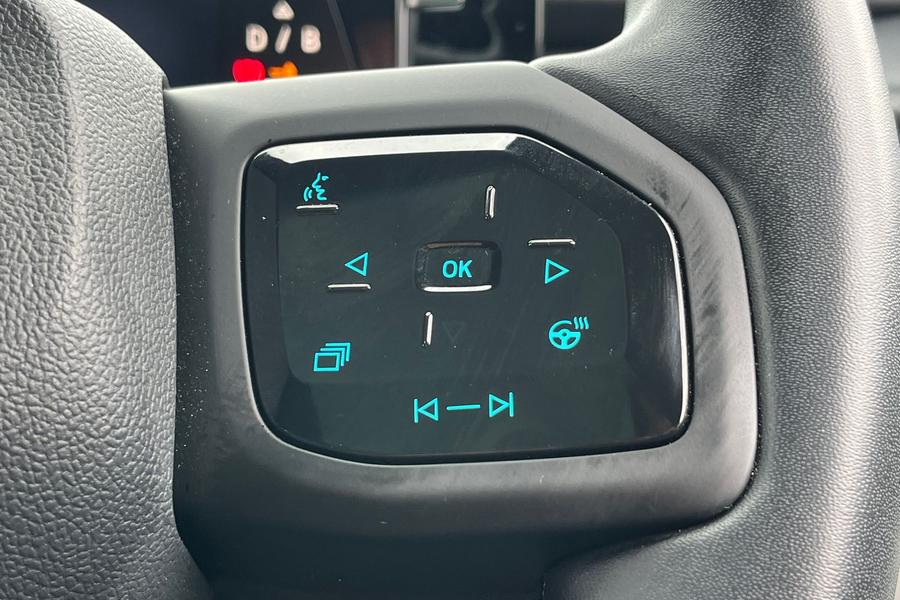 Ford Explorer Photo autoimg-47b7e1ef6070f448bde26be10ea9f7a45aa577f5.jpg