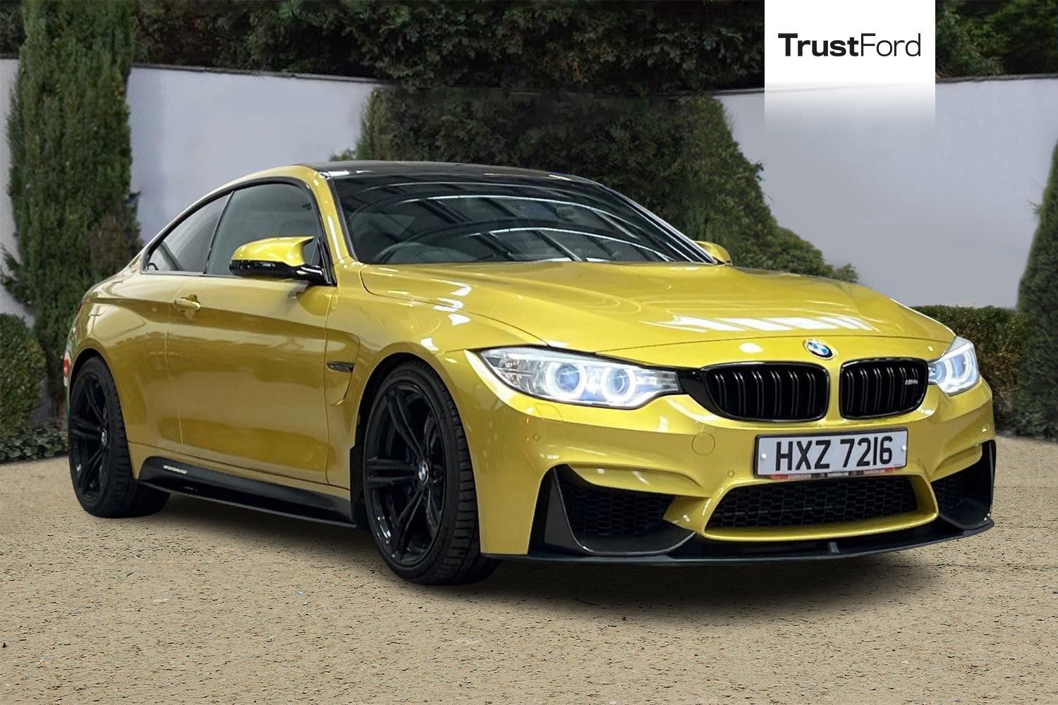 BMW M4 Photo 0