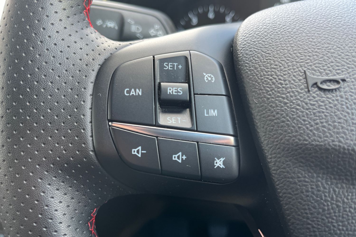 Ford FOCUS Photo 34