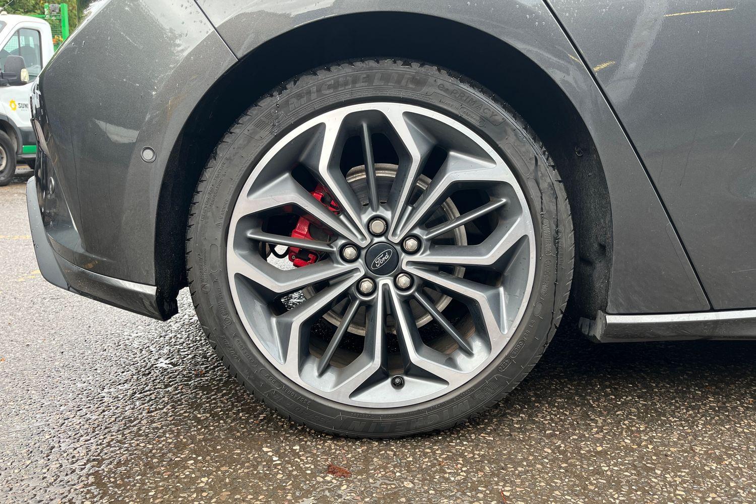 Ford FOCUS Photo 7