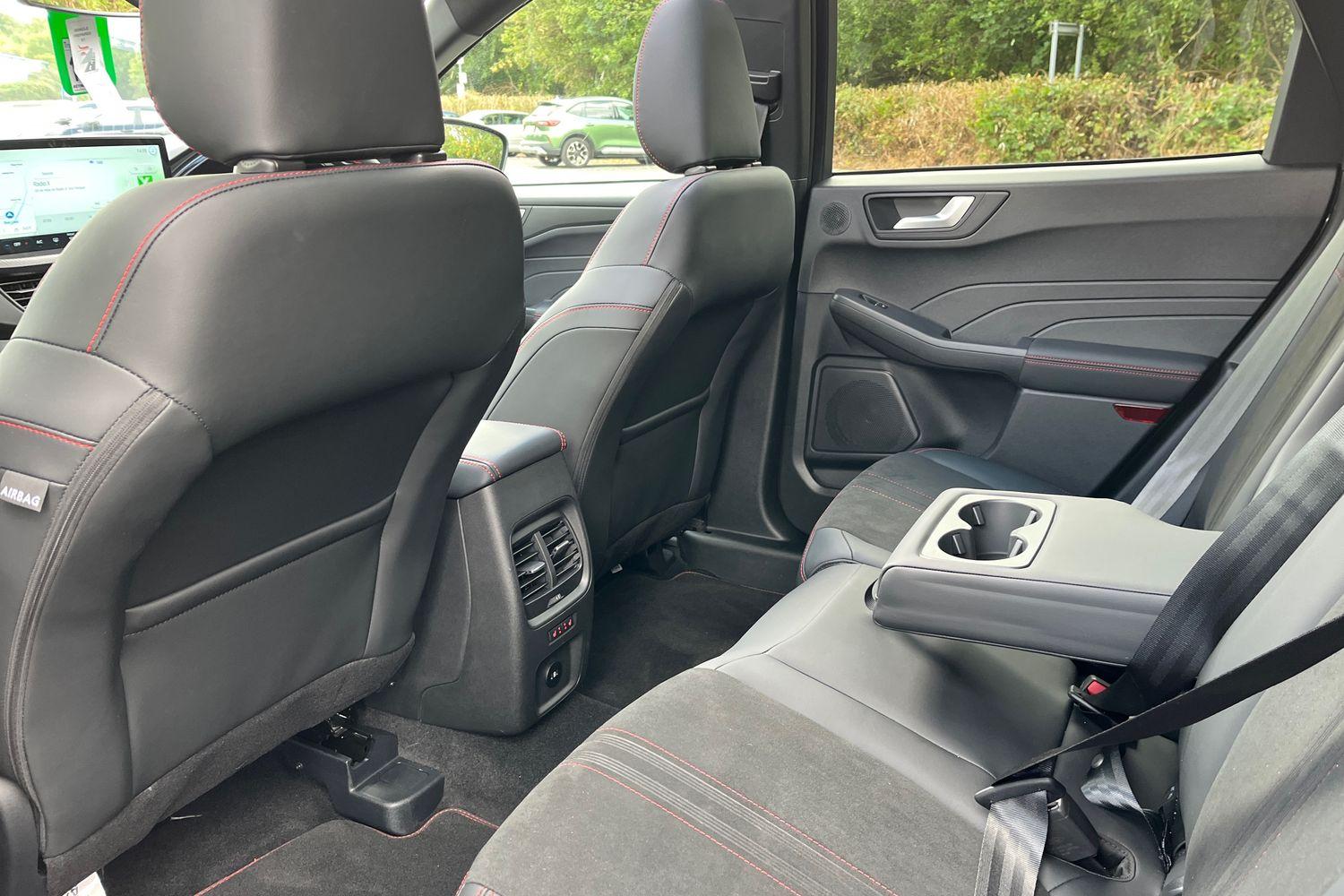 Ford KUGA Photo 35