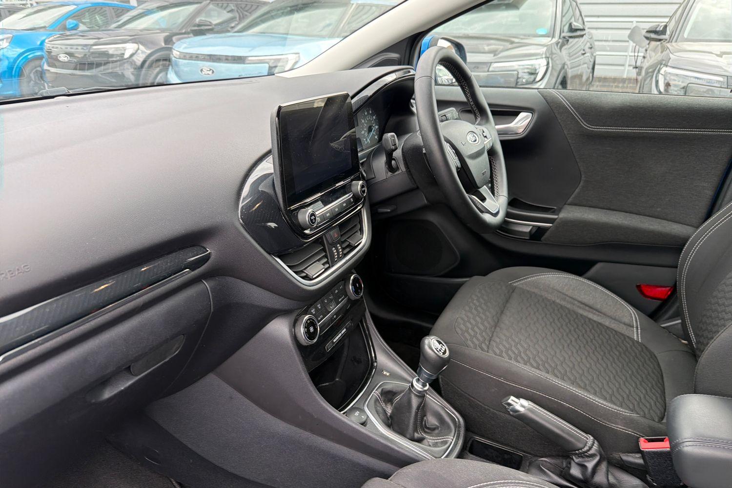 Ford PUMA Photo 17
