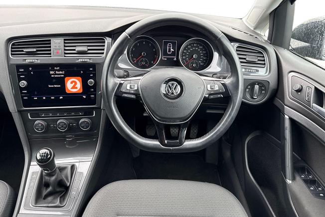 VOLKSWAGEN Golf Photo 11