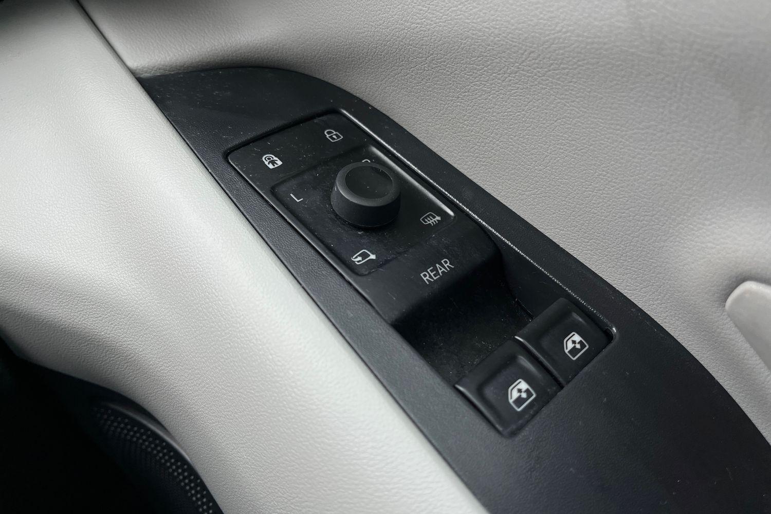Ford Explorer Photo 15