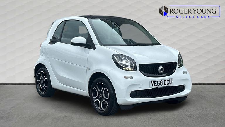 Used 2019 smart fortwo 1.0 Prime (Premium) Coupe 2dr Petrol Twinamic White at Roger Young
