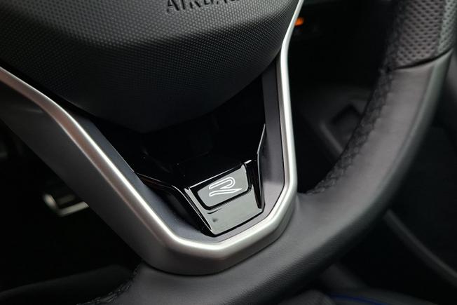 VOLKSWAGEN Passat Photo 24