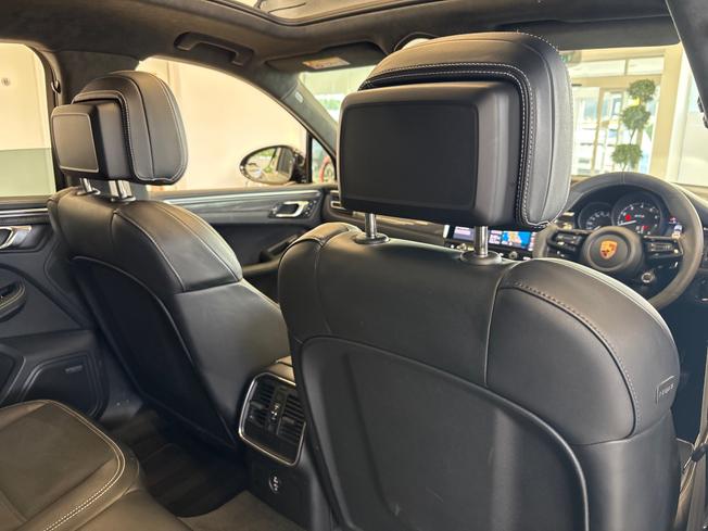 PORSCHE Macan Photo 46