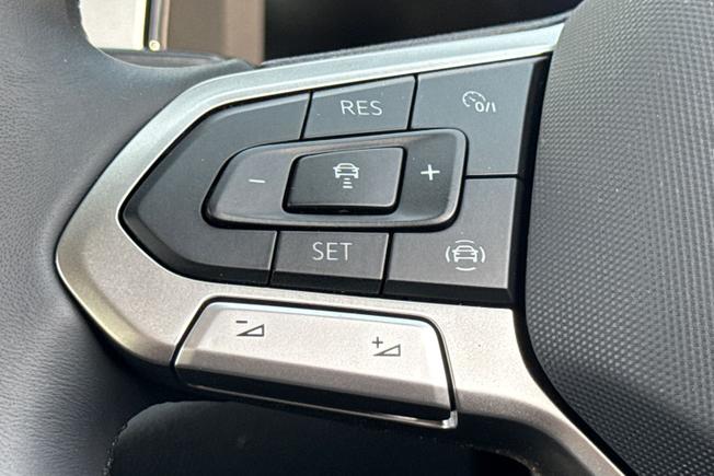 VOLKSWAGEN T-Roc Photo 16