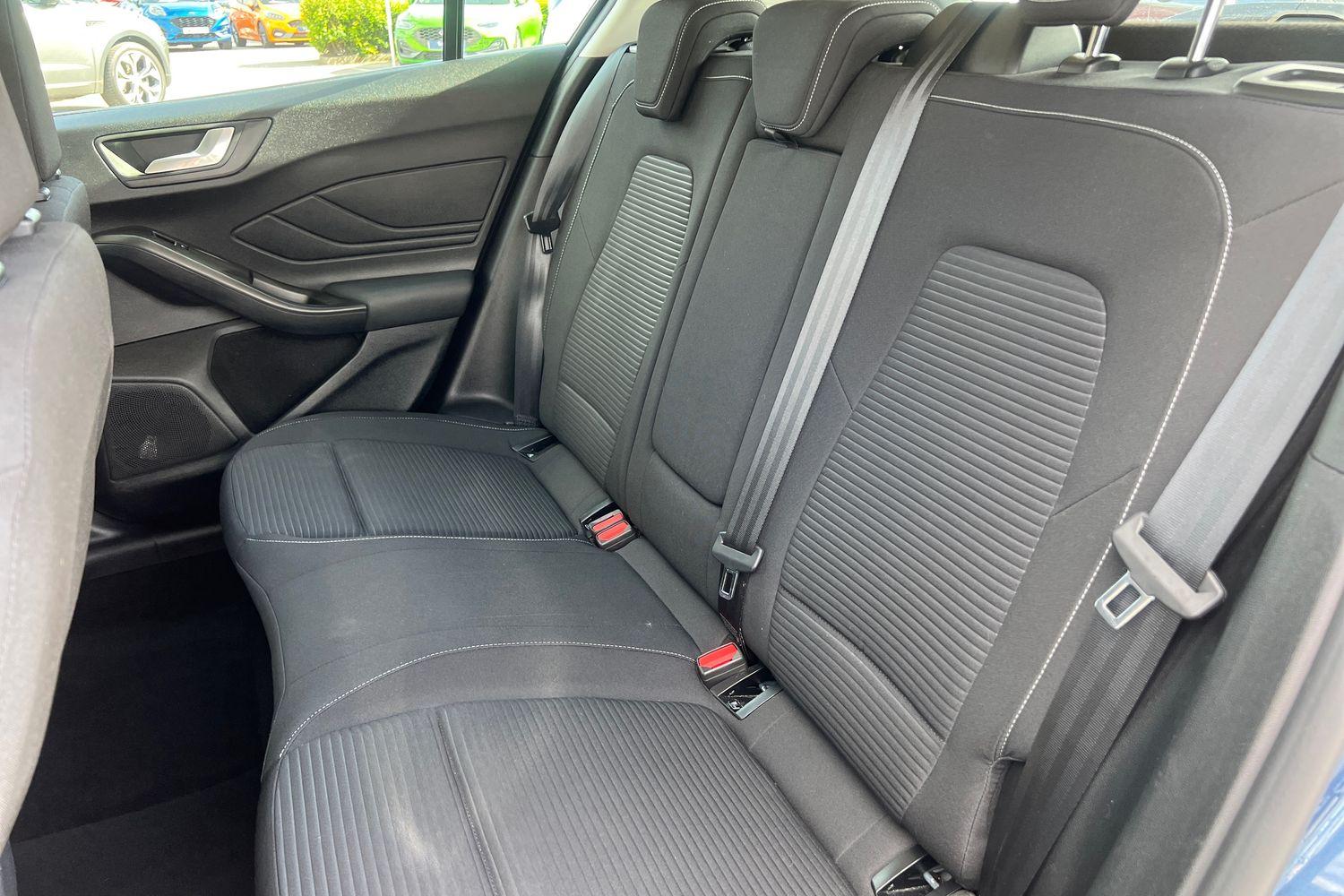 Ford FOCUS Photo 19