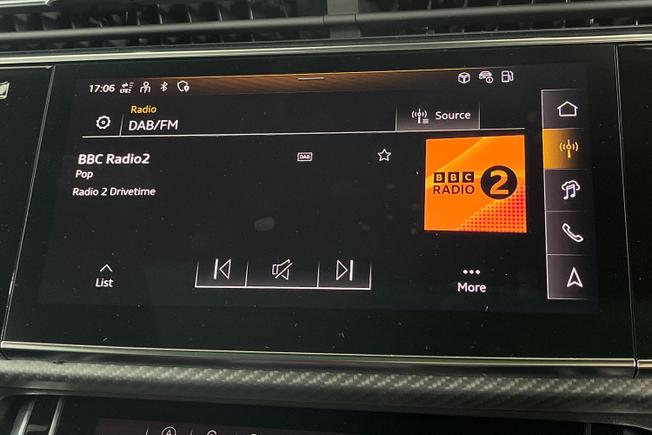AUDI Rsq8 Photo 13