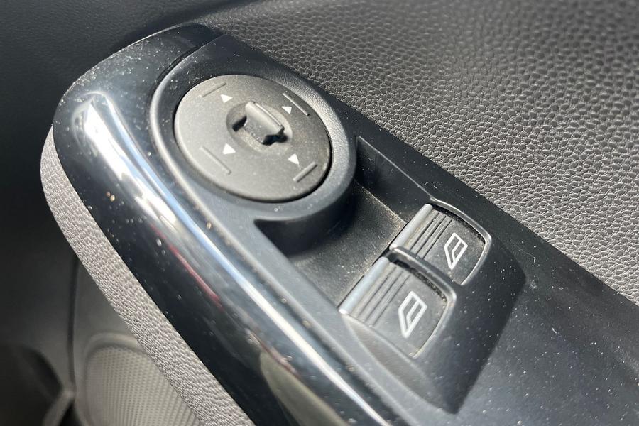 Ford FIESTA Photo autoimg-47d6af72de6f48d2f3c5ab8e1ba0ba2f1b8e7597.jpg