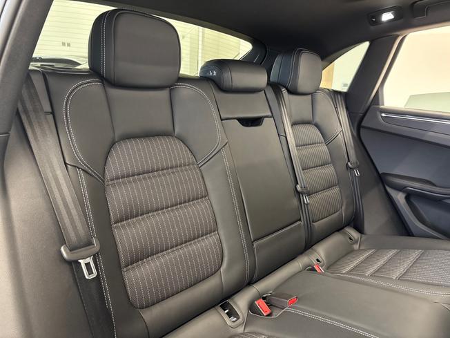 PORSCHE Macan Photo 29