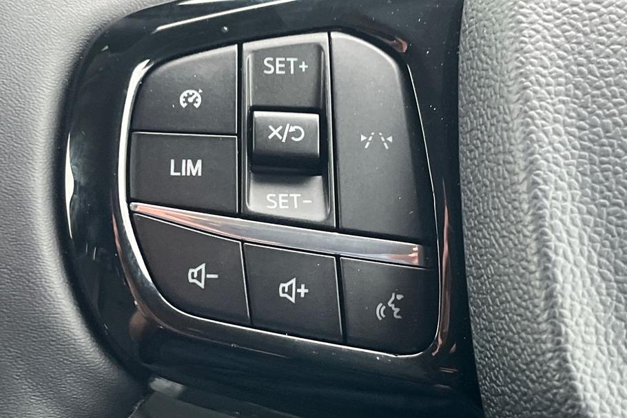 Used Ford TRANSIT CUSTOM LL75SXG 24