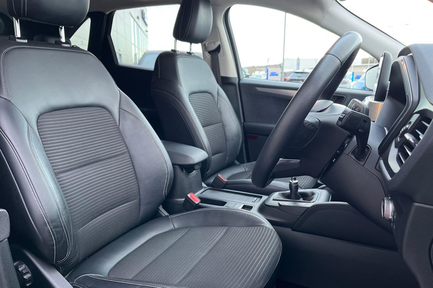 Ford KUGA Photo 16