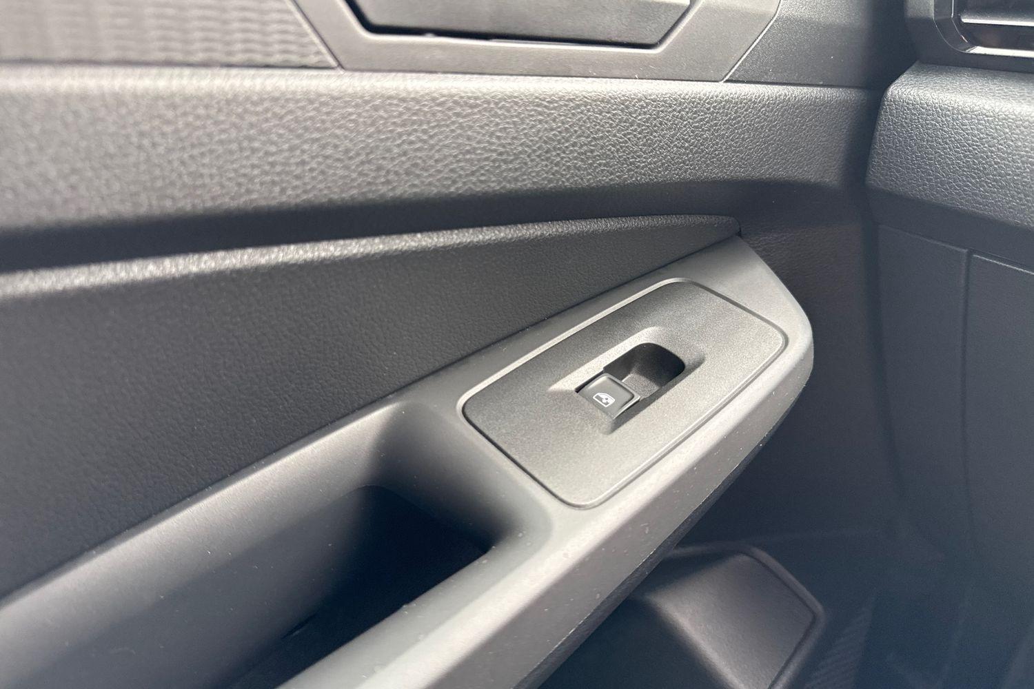 Ford TRANSIT CONNECT Photo 39