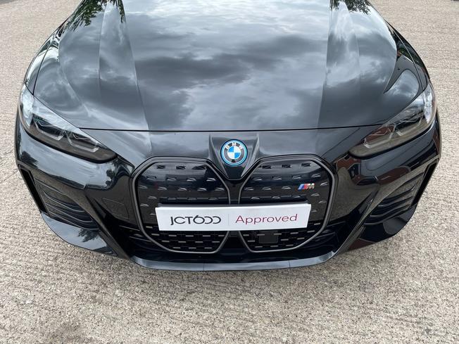 BMW I4 Photo 21