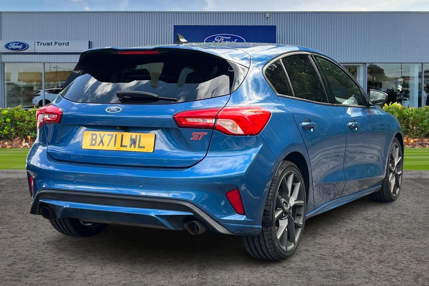 Ford Focus Photo 3