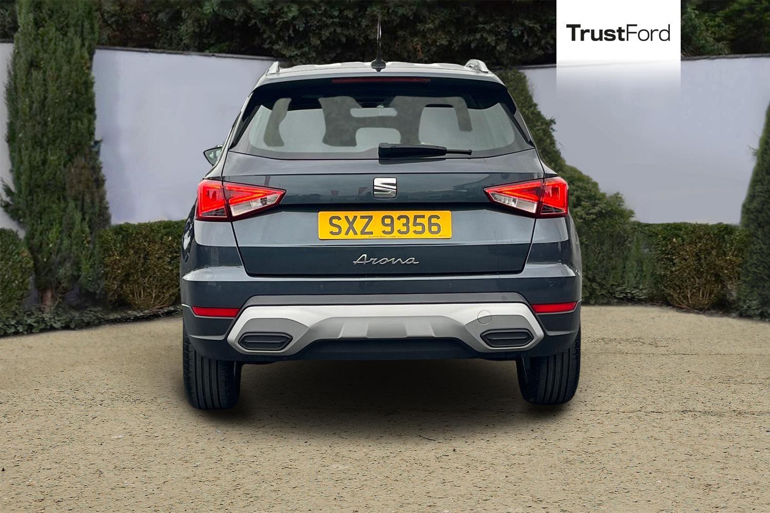 SEAT ARONA Photo 6