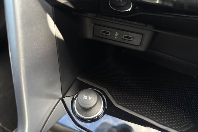 VOLKSWAGEN T-Roc Photo 23