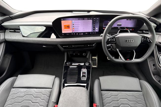 AUDI A6 e-tron Avant Photo 10