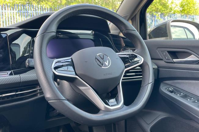 VOLKSWAGEN Golf Photo 26