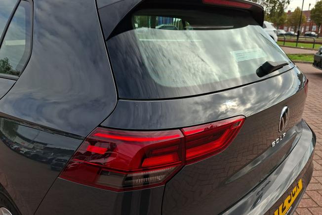 VOLKSWAGEN Golf Photo 18